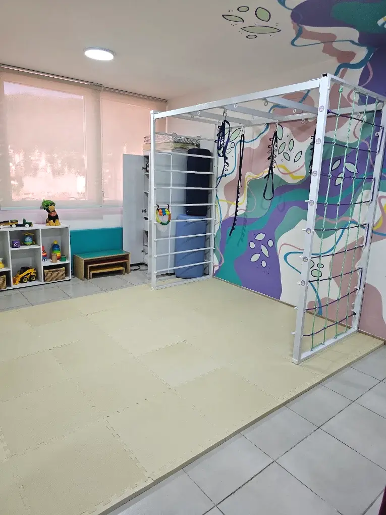Estrutura de movimento e fisioterapia infantil da Semente